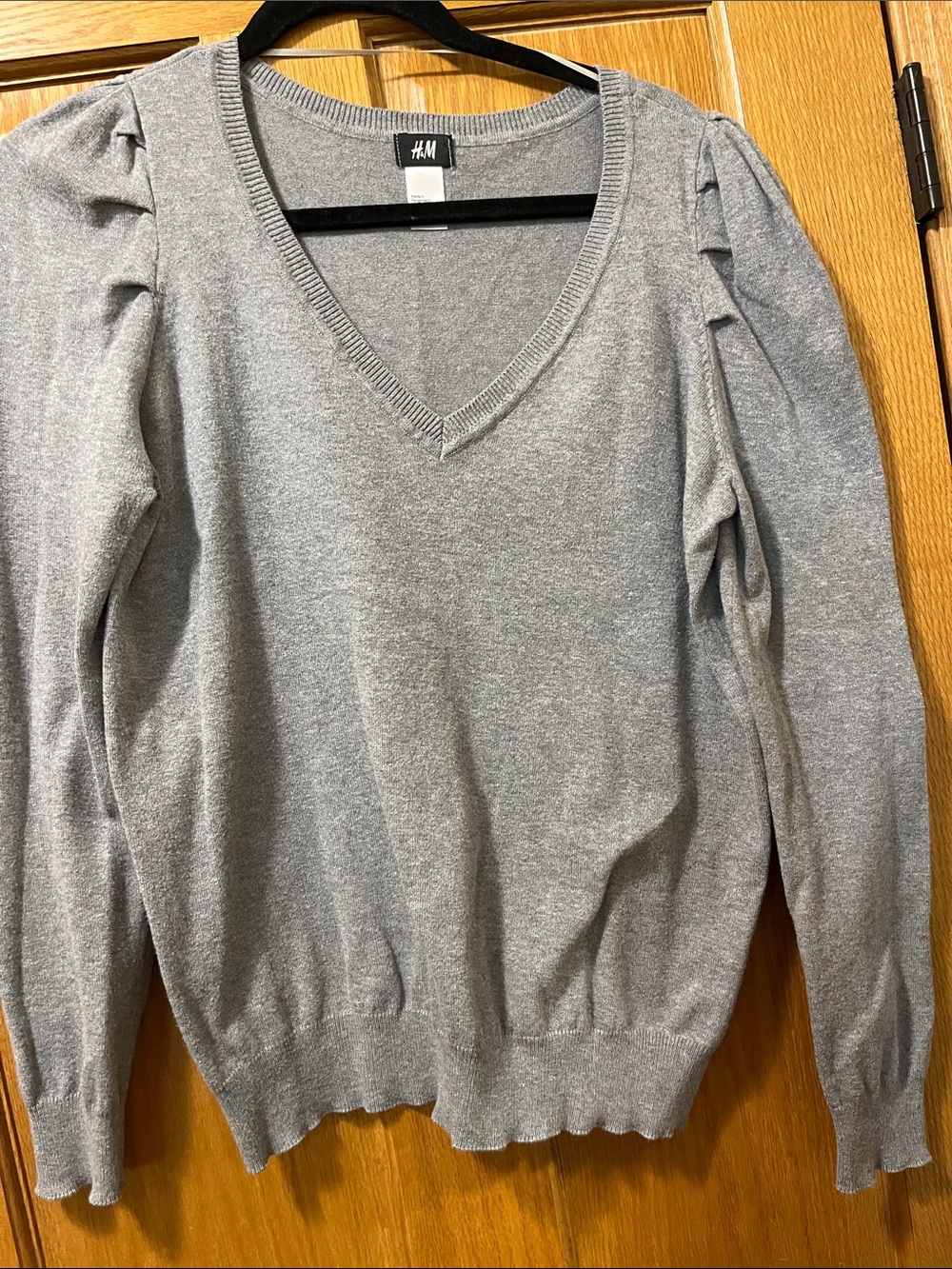 H&M Light Gray V-Neck Puff-Sleeve Sweater